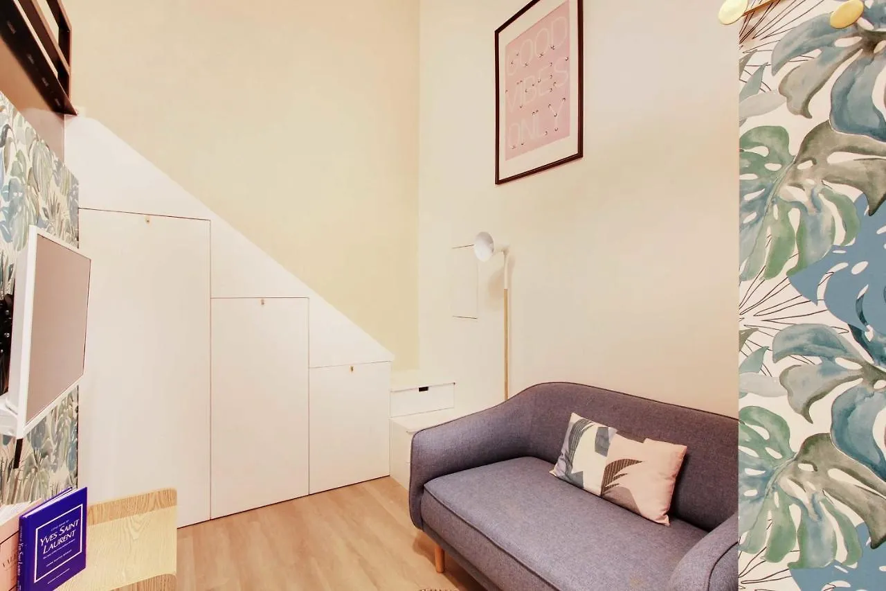 Beautiful Apartment 2P - Rue De L\'Universite Pont De L\'Alma contacts